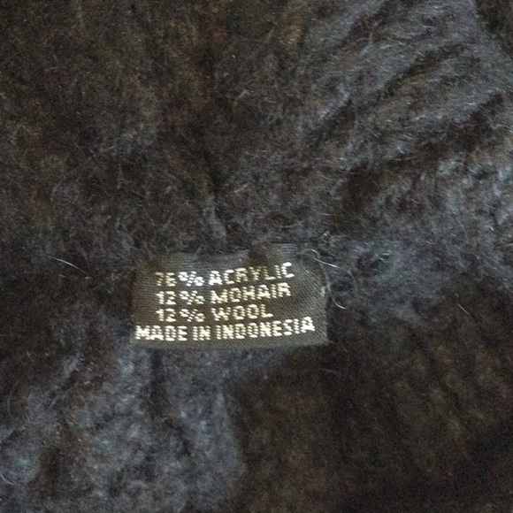 Soft black knit CAP - Picture 2 of 3